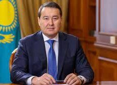 Алихана Смаилова переизбрали премьером страны