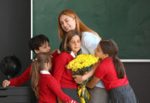 Дату празднования Дня учителя изменили в Казахстане