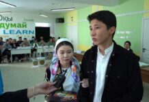 Молодожены впервые проголосовали в Шымкенте