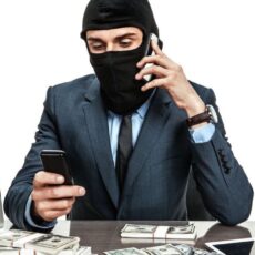 ОПГ похитила контакты и обманывала жителей Шымкента через телефон