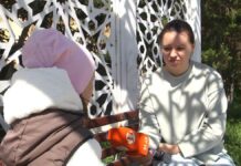 Над 8-летней школьницей жестоко издевались в школе в Туркестанской области