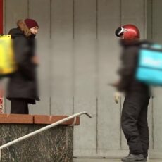 Курьерам и таксистам предлагают платить налоги