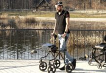 Парализованный мужчина снова смог передвигаться: мировые новости за неделю