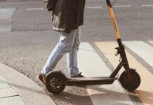 Новые правила вождения самокатов и мопедов в городе