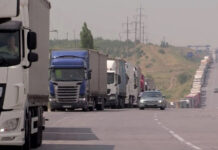 Сотни фур застряли на казахстанско-узбекской границе
