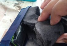 Женщина пыталась передать телефоны в обувных щетках осужденному