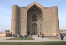 Мавзолей Ходжи Ахмеда Ясави разрушается изнутри