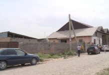 Два хозяина на одну землю: жилищный скандал разгорелся в Шымкенте