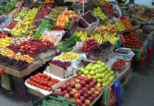 Шымкентцы жалуются на дорогие ягоды