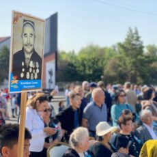 Слезы, цветы и выстрелы из автоматов. Шымкент отметил День Победы