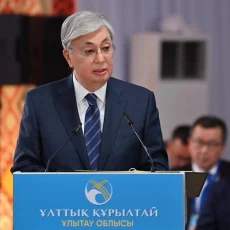 Токаев приехал в Туркестан на заседание Национального курултая