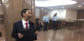 «Просили не пародировать депутатов»: актер Толепберген Байсакалов о своих скетчах