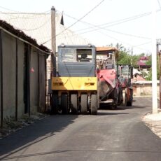 В Шымкенте три улицы в старом городе заасфальтировали
