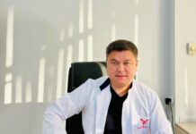 Врач из Шымкента спас девушку в самолете