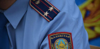 Двоих полицейских осудили за системную коррупцию в Шымкенте