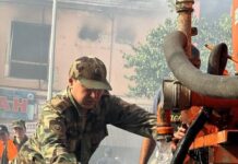 Что известно к этому часу о крупном пожаре в магазине техники