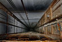 74-летняя женщина разбилась, упав в шахту лифта в Туркестане