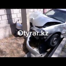 Авария произошла на одной из улиц Шымкента