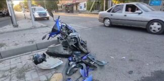 Водителя скутера госпитализировали в тяжелом состоянии после ДТП