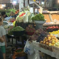 Работаем на еду: Львиную долю зарплаты казахстанцы тратят на продукты