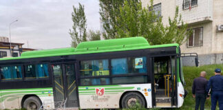 Смертельное ДТП с неуправляемым автобусом: судебный процесс начался в Шымкенте