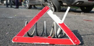 Шла на зелёный: девушка попала под колёса машины в Шымкенте