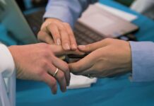 Отпечатки пальцев начнут брать у казахстанцев со следующего года Отпечатки пальцев