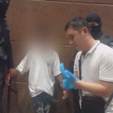 “Хотели повеселиться”: наркотики в носках у посетителей клуба нашли полицейские Шымкента