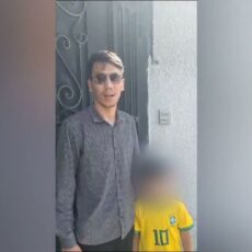 Не успел на автобус: пропавшего мальчика вернули домой полицейские Шымкента