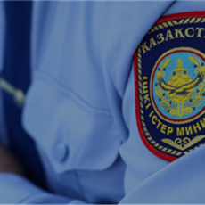 Полицейский спас девушку от грабителя в Шымкенте