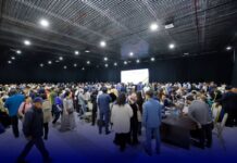 Поведением шымкентцев во время встречи с акимом разбирается полиция