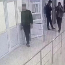 Шымкентцы пытались «одурачить» систему тестирования в спецЦОНЕ Кадр из видео t.me/kozachkow