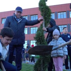 В Seitzhan school высадили 200 саженцев