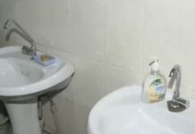 За чей счет в школьных туалетах должны быть бумага и мыло?