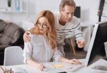 В Казахстане будут наказывать за домогательства