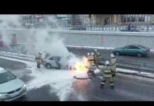 Машина сгорела на пересечении улиц Кунаева и Рыскулова в Шымкенте