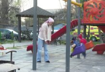 Как жительницы Шымкента получают пособия по уходу за детьми