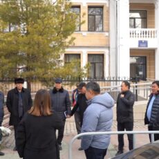Охранники жалуются на маленькую зарплату