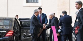 Президент прибыл в Ватикан для аудиенции с Папой Римским Франциском