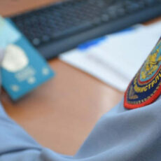 Сотрудник миграционной полиции организовал приступную схему