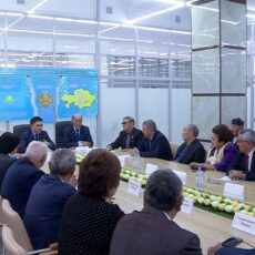 Шымкентские пенсионеры поделились наболевшим с акимом города