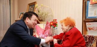 Со 100-летним юбилеем поздравил министр просвещения педагога из Шымкента