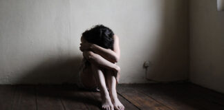 Шымкентская школьница совершила суицид. Ей стало плохо на уроке