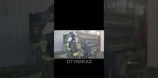 В Шымкенте мужчина угрожает поджечь себя