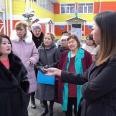 Поборы и конфликты: скандал из-за новой заведующей разгорелся в детсаду Шымкента