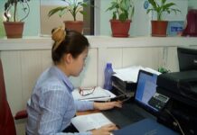 Казахстанским женщинам платят меньше, чем мужчинам