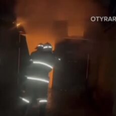 Автомобиль загорелся в Шымкенте