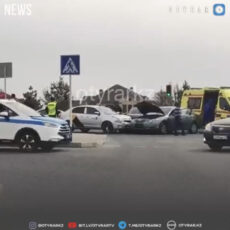 Три автомобиля столкнулись в Шымкенте: есть пострадавшие