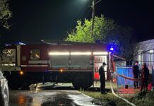 Ливень подтопил дворы нескольких домов в Кентау