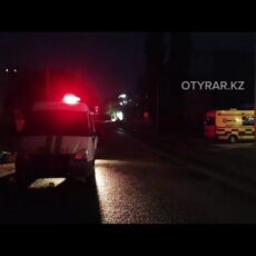 В Шымкенте скутер врезался в ограждение, погиб 31-летний водитель